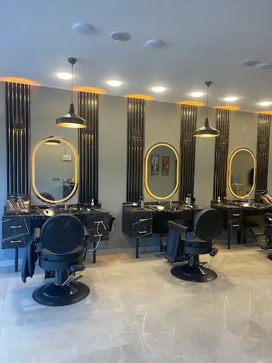 EMBE LUXE Bayrampaşa erkek kuaförü salon genel görünüm